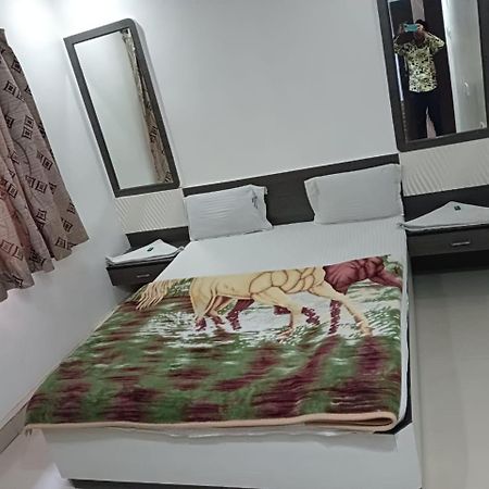 Hotel Shri Sai Darshan Ширди Экстерьер фото