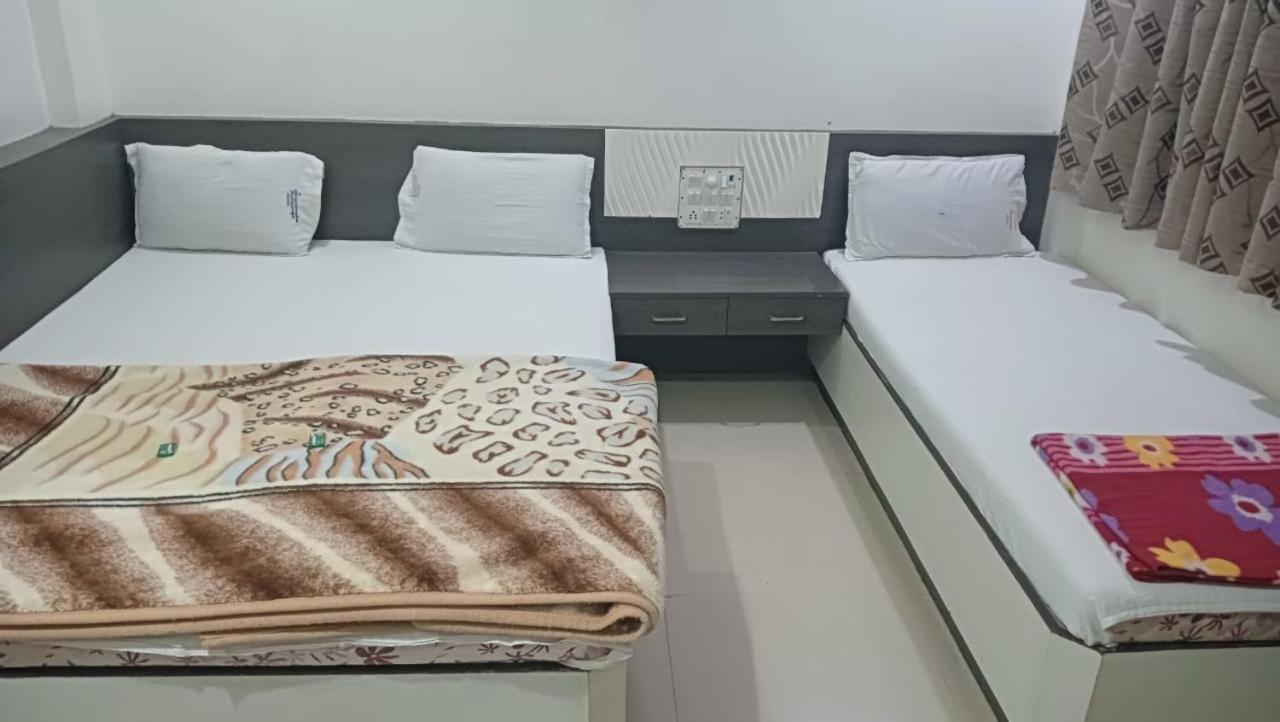 Hotel Shri Sai Darshan Ширди Экстерьер фото