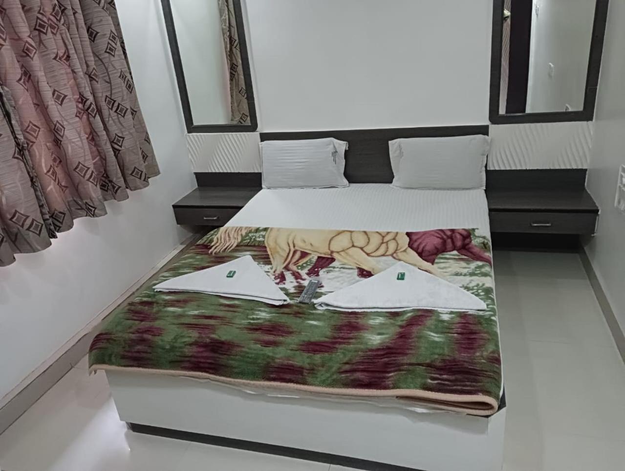 Hotel Shri Sai Darshan Ширди Экстерьер фото