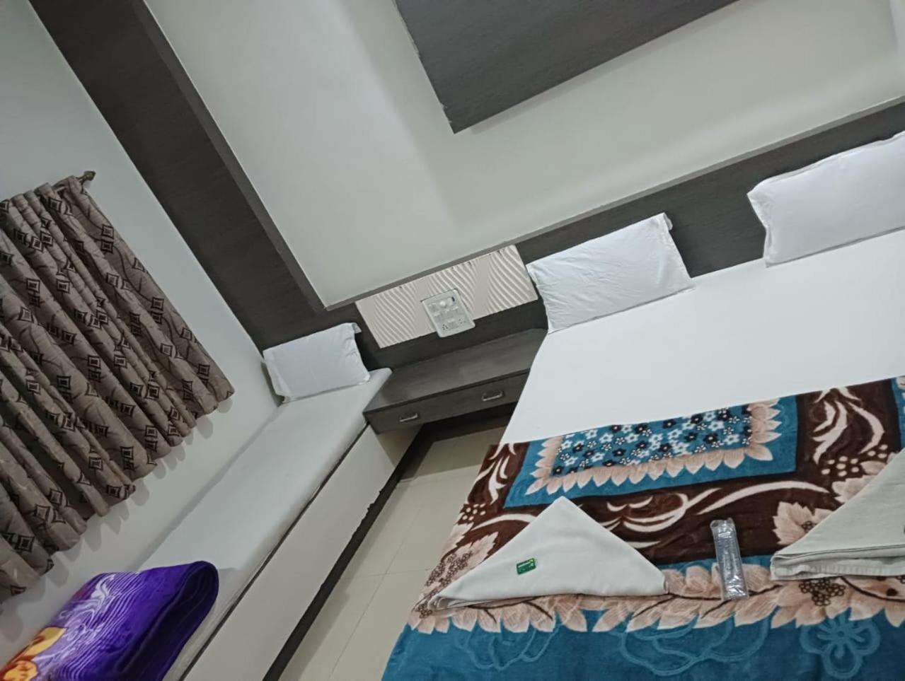 Hotel Shri Sai Darshan Ширди Экстерьер фото