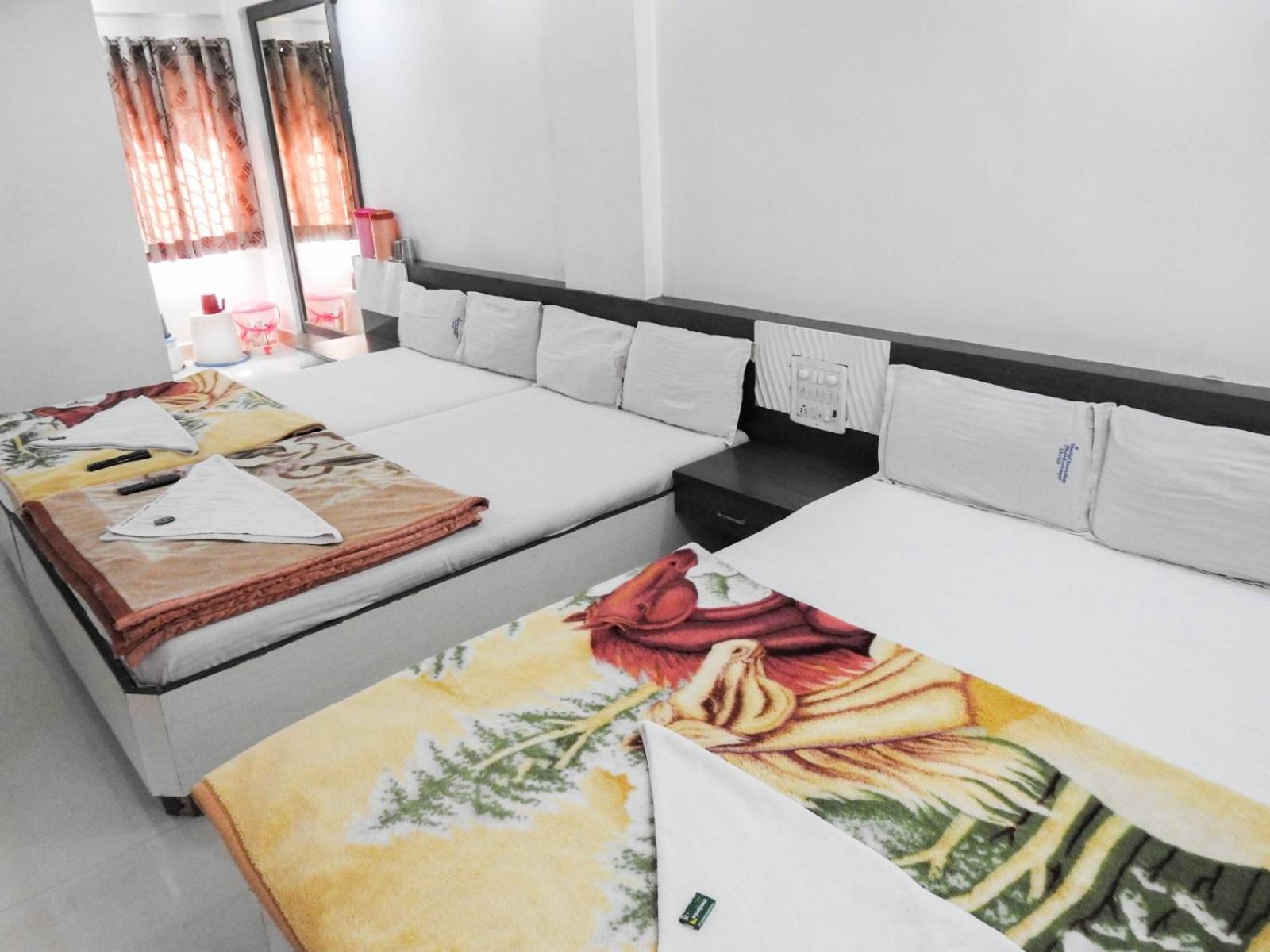 Hotel Shri Sai Darshan Ширди Экстерьер фото